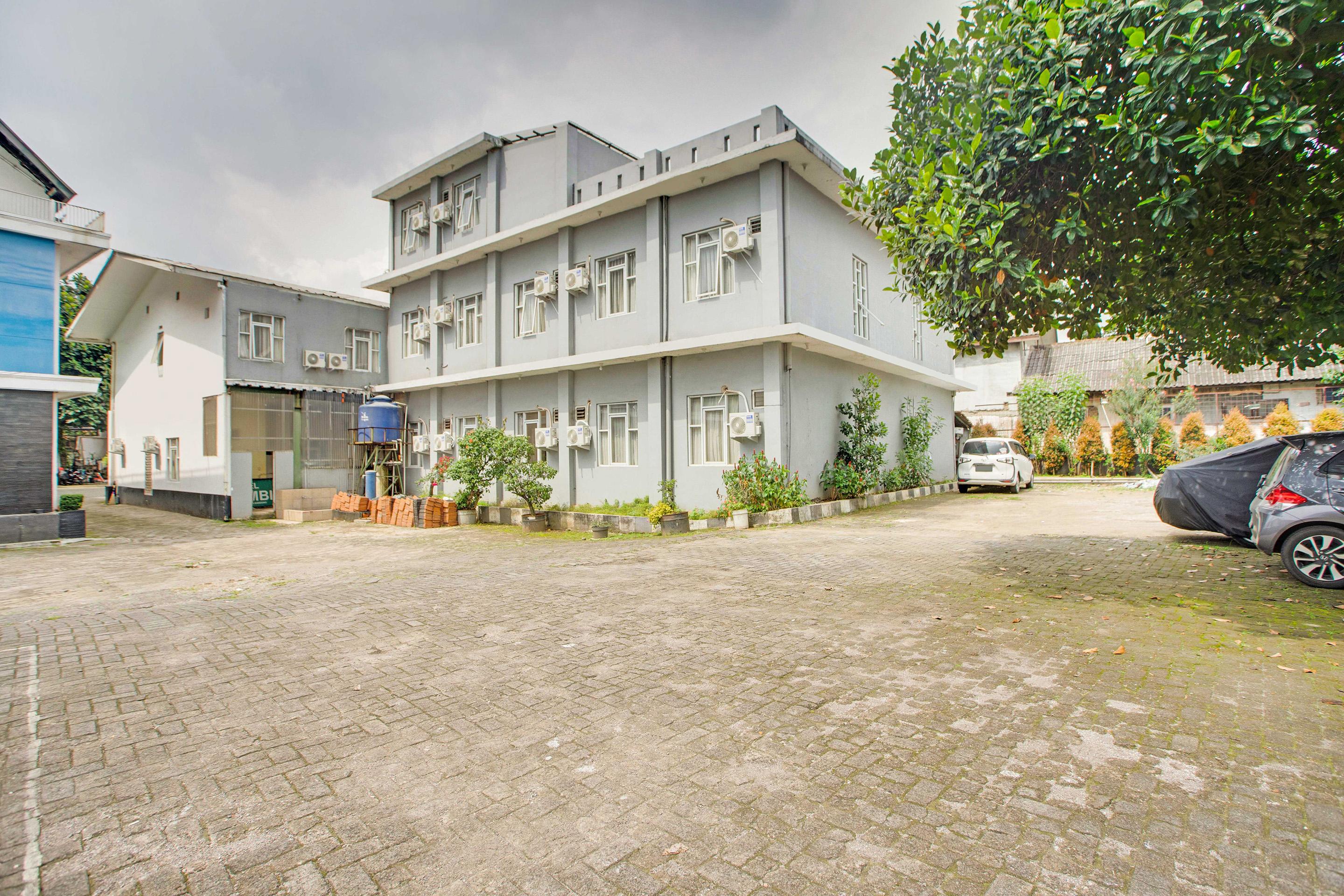 Reddoorz @ Hotel Arimbi Dewi Sartika Baru باندونج المظهر الخارجي الصورة